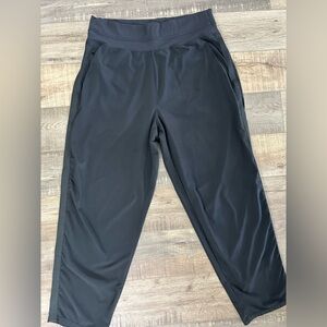 Athleta Women’s Crop  Black Joggers